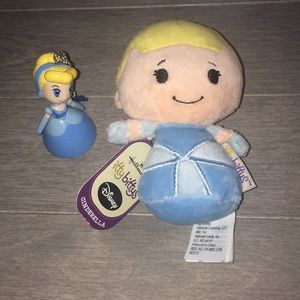 Cinderella. Hallmark itty bitty & keychain